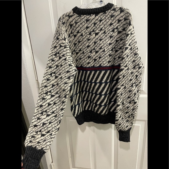 Vintage Cambridge Classics wool sweater medium - Picture 2 of 8